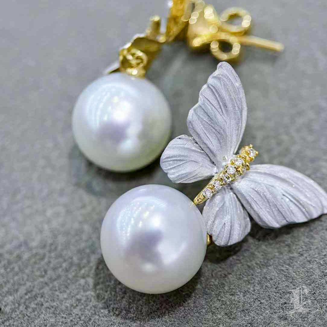 Flutterlight Diamond Dust & Aurora South Sea Pearl Butterfly Earrings In New Condition In New York, NY