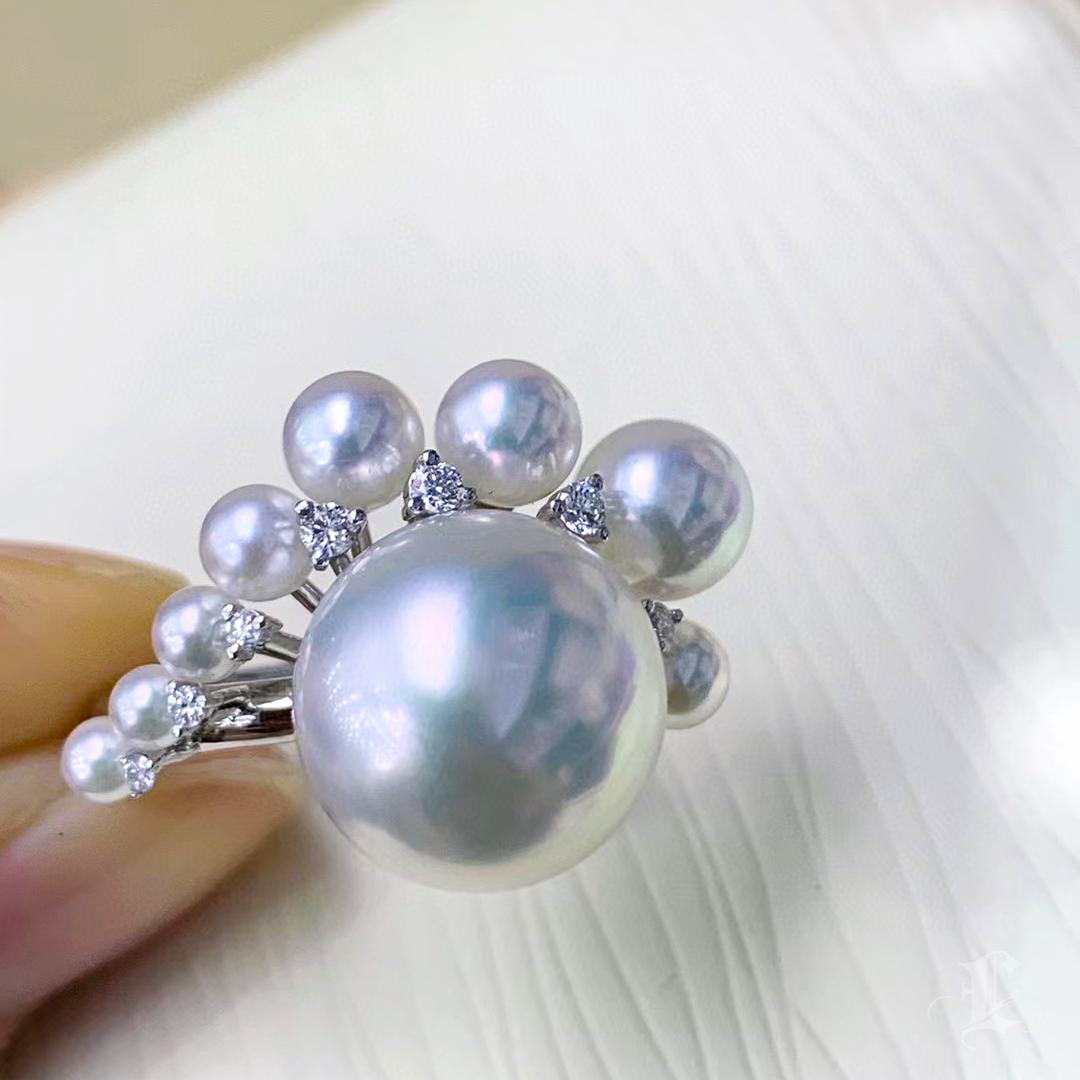 【Lustre Arc】Modern Aurora South Sea Pearl & Akoya Diamond Cluster Ring For Sale 3