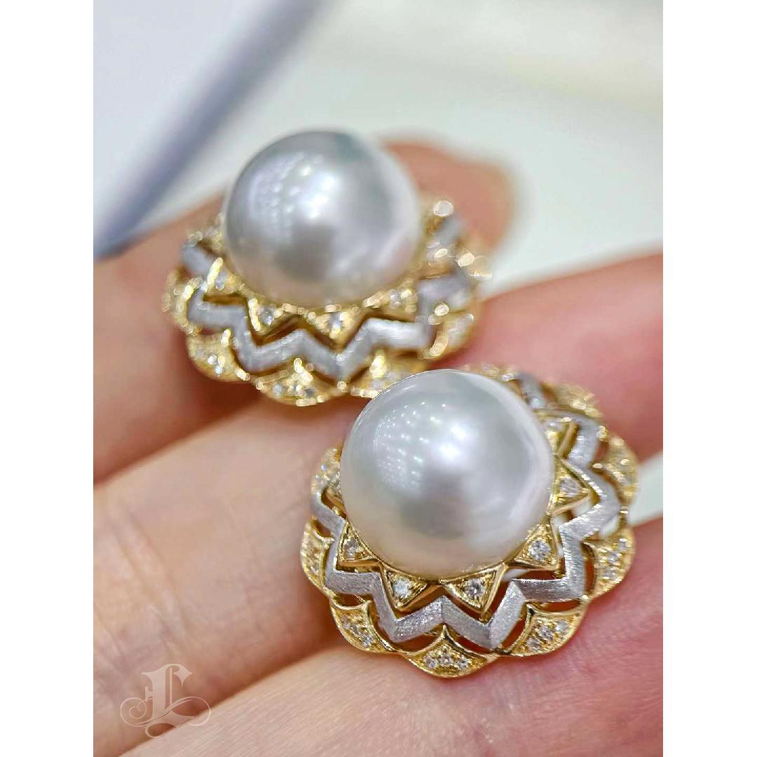 Women's 【Crown Radiance】Lotus Crest Aurora South Sea Pearl Diamond Stud Earrings For Sale