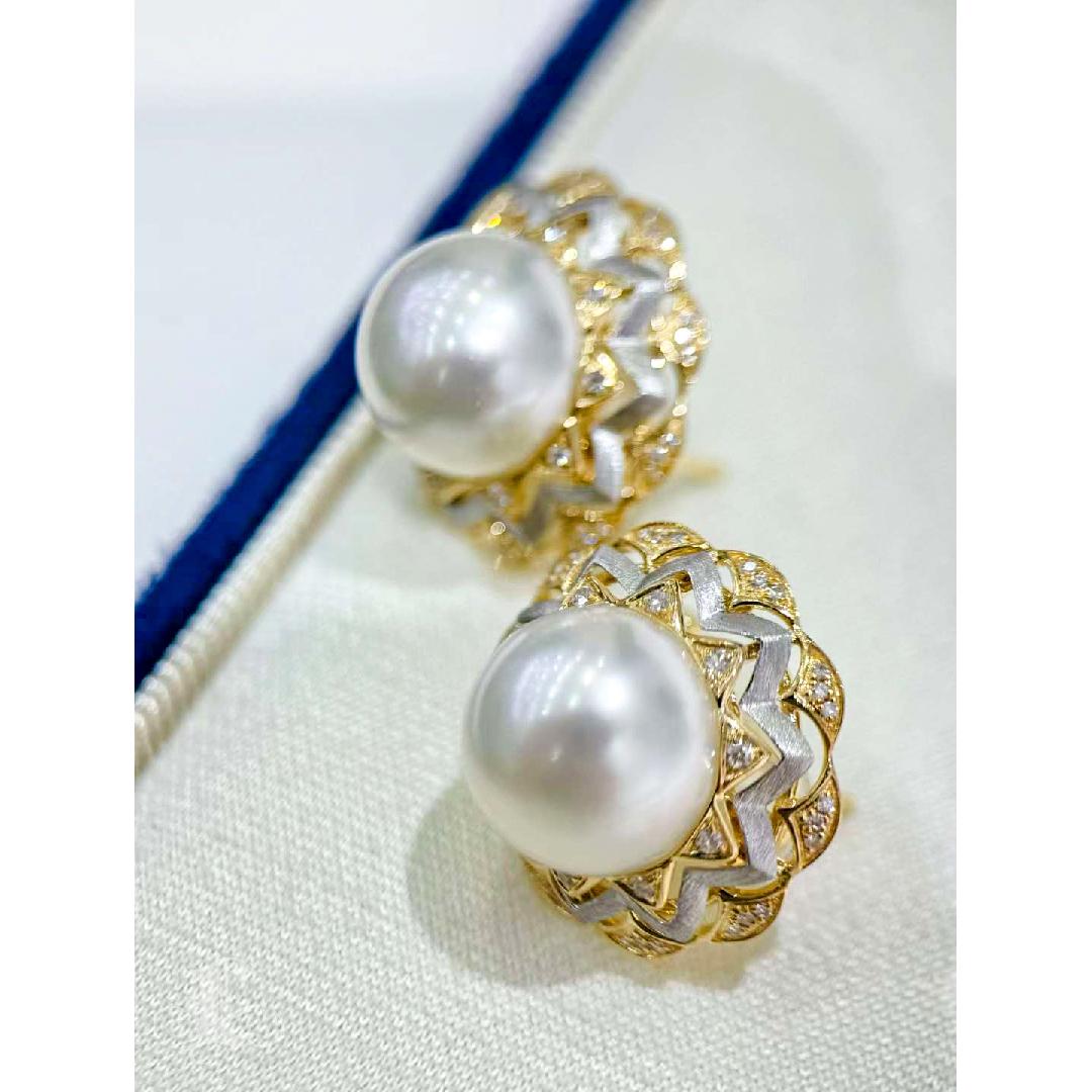 【Crown Radiance】Lotus Crest Aurora South Sea Pearl Diamond Stud Earrings For Sale 3
