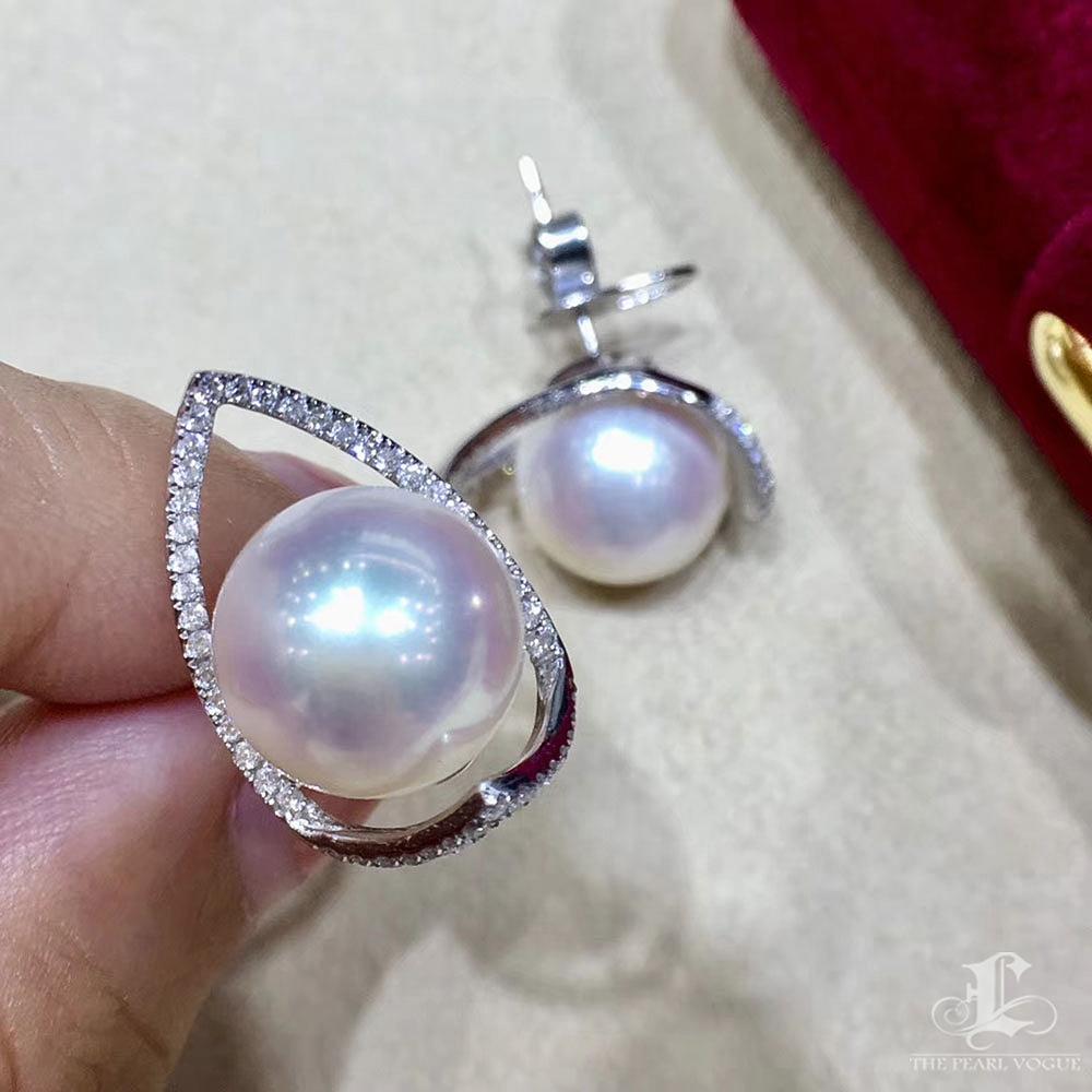 【Sculpted Geometry】Teardrop Halo Aurora South Sea Pearl Evening Earrings In New Condition For Sale In New York, NY