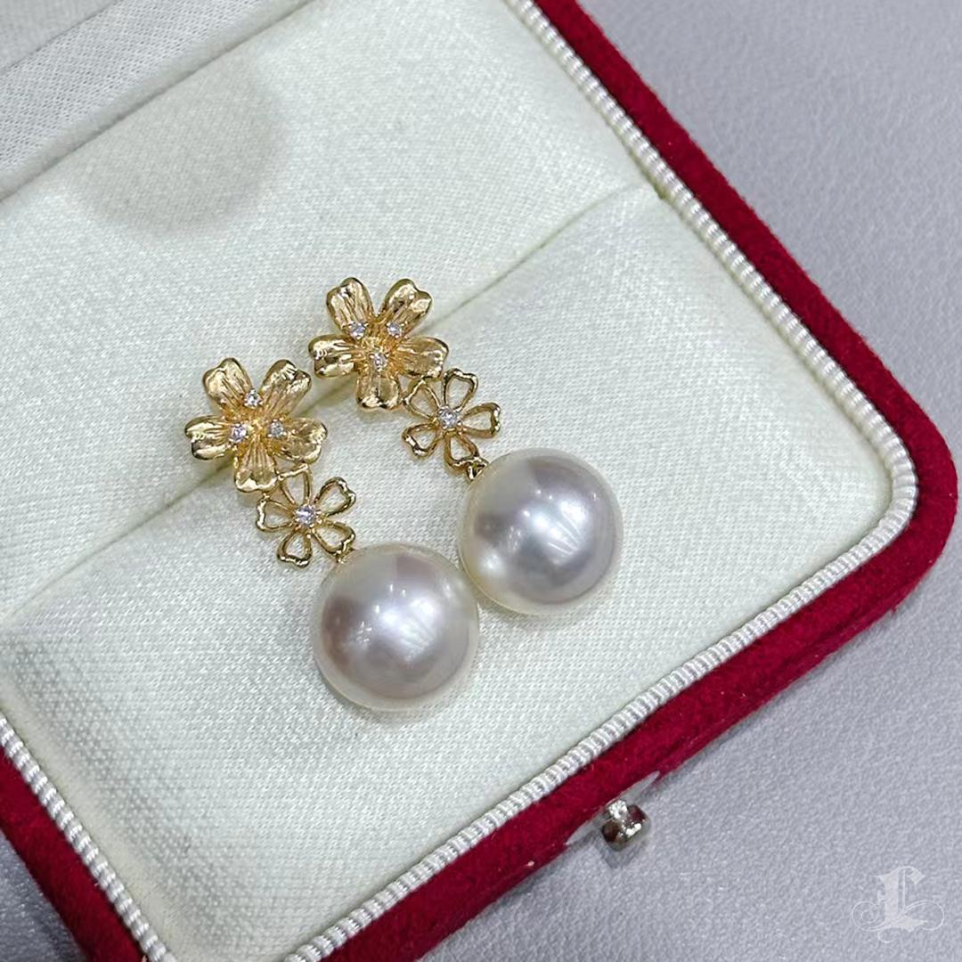 【Vine Symphony】Golden Bloom Aurora South Sea Pearl Diamond Drop Earrings For Sale 1