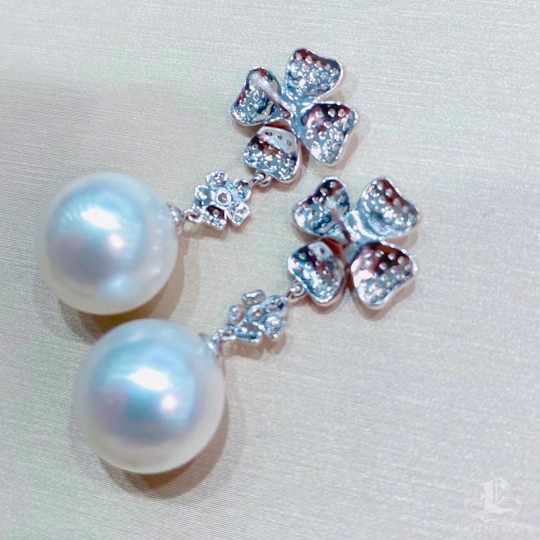【Vine Symphony】Lucky Clover Aurora South Sea Pearl Diamond Earrings For Sale 1