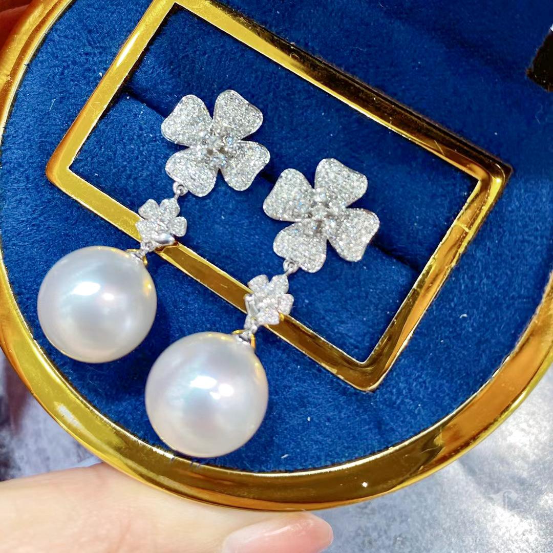 【Vine Symphony】Lucky Clover Aurora South Sea Pearl Diamond Earrings For Sale 2
