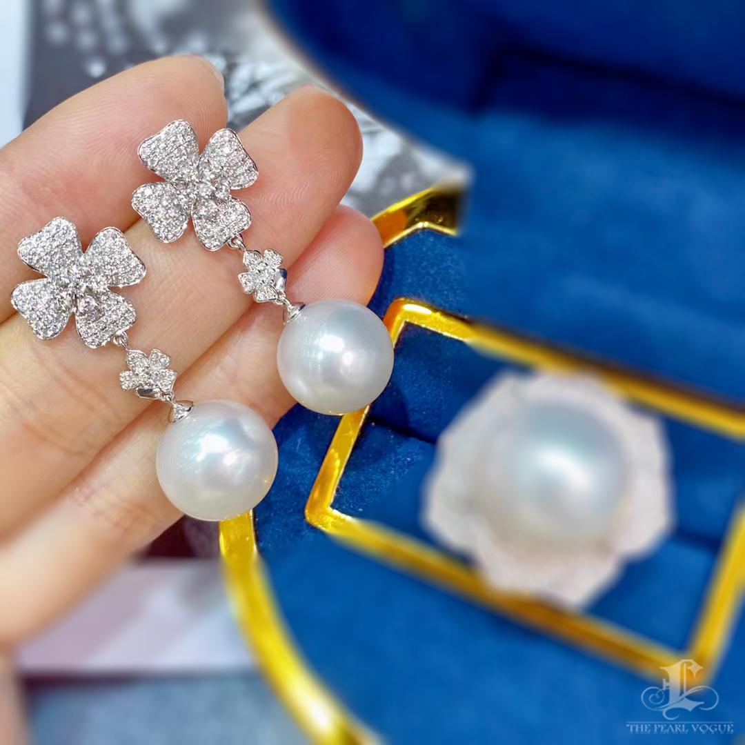 【Vine Symphony】Lucky Clover Aurora South Sea Pearl Diamond Earrings For Sale 3