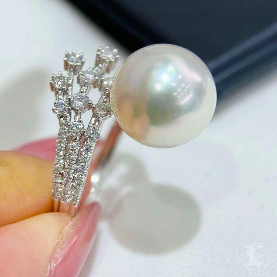 Women's 【Lustre Arc】Blooming Aurora South Sea Pearl Diamond Ring For Sale
