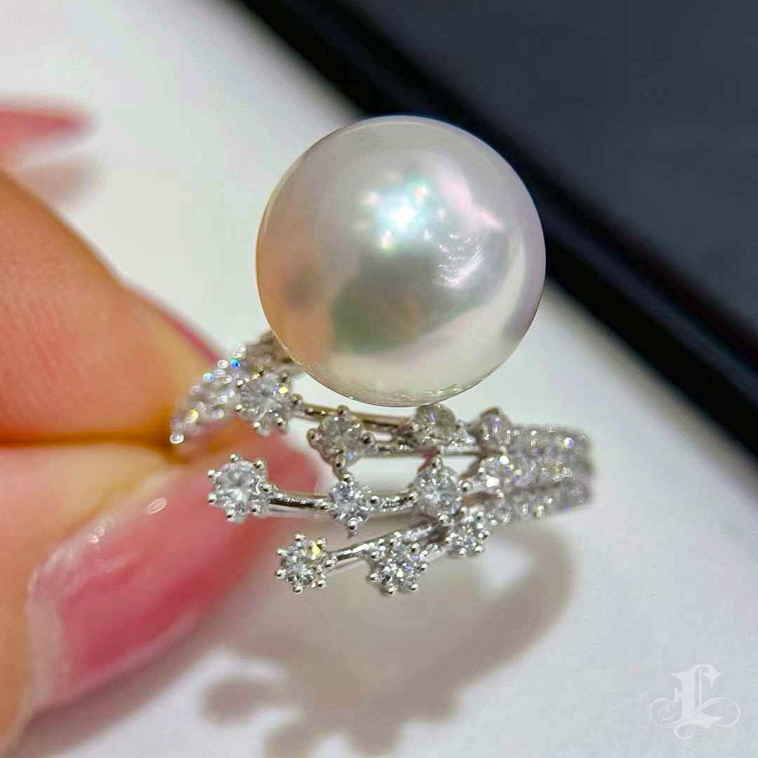 【Lustre Arc】Blooming Aurora South Sea Pearl Diamond Ring For Sale 2