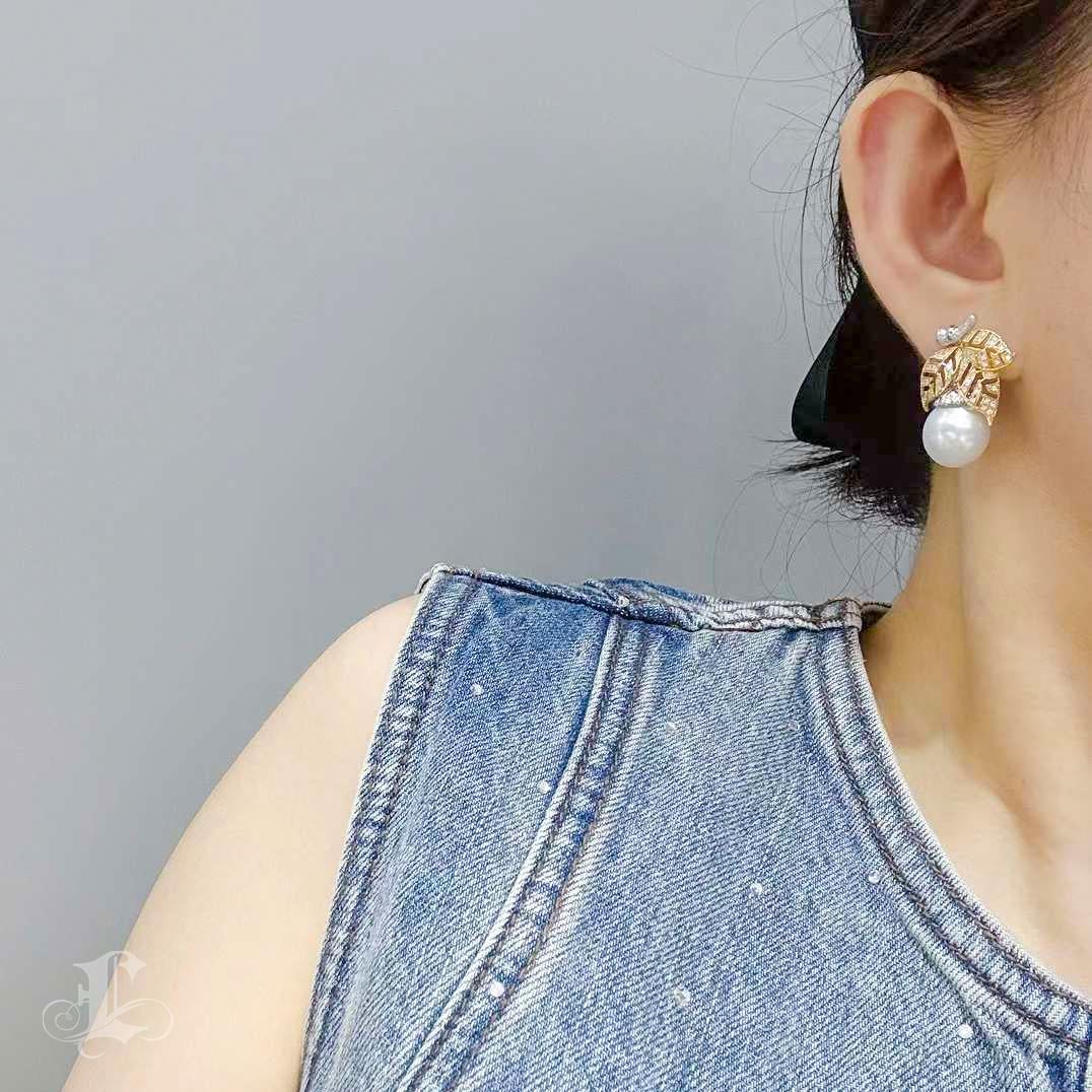 Uncut 【Vine Symphony】Leaf Veil Aurora South Sea Pearl Diamond Earrings For Sale