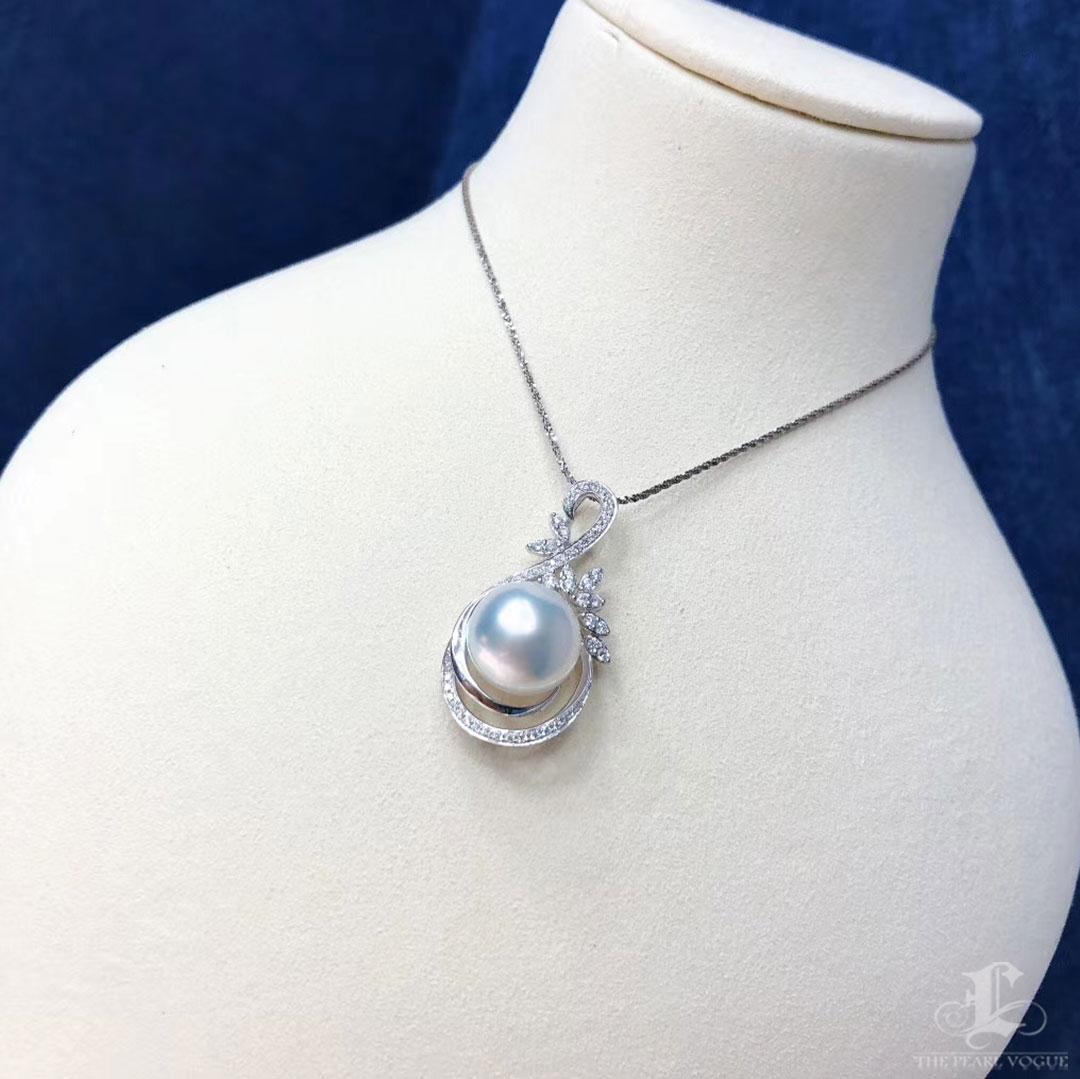 【Vine Symphony】Vine-Lace Aurora perle des mers du sud pendentif diamant en vente 3