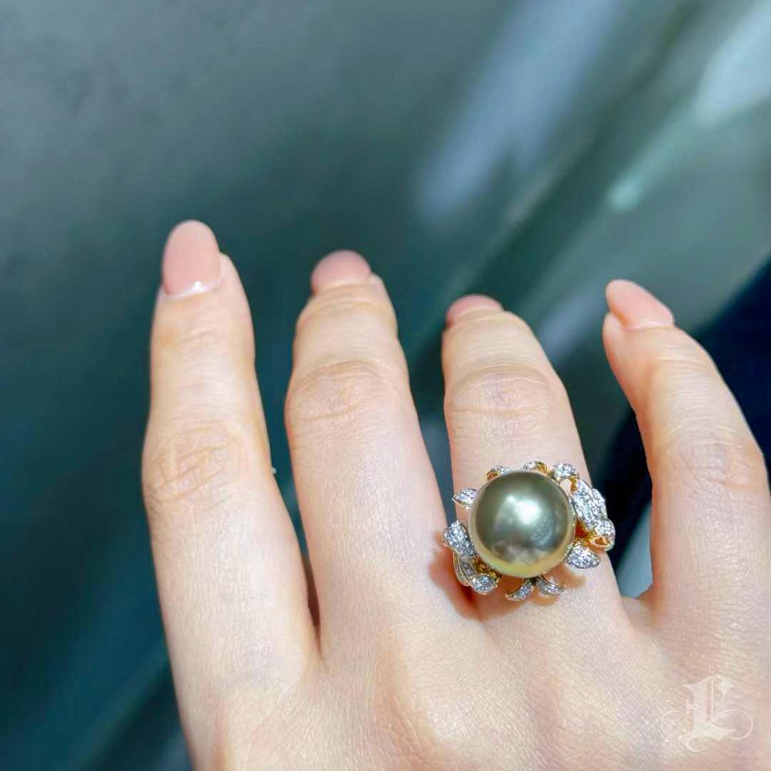 Uncut 【Vine Symphony】Golden Bloom Aurora 13-14mmTahitian Pearl Cocktail Ring For Sale