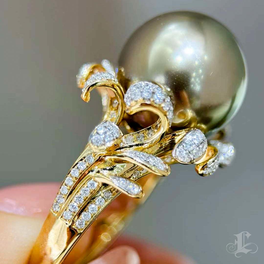 【Vine Symphony】Golden Bloom Aurora 13-14mmTahitian Pearl Cocktail Ring For Sale 1
