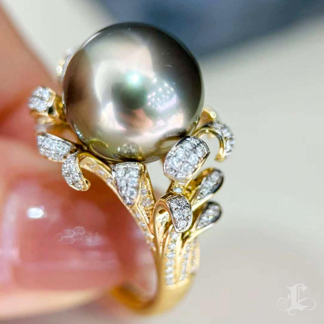 【Vine Symphony】Golden Bloom Aurora 13-14mmTahitian Pearl Cocktail Ring For Sale 2