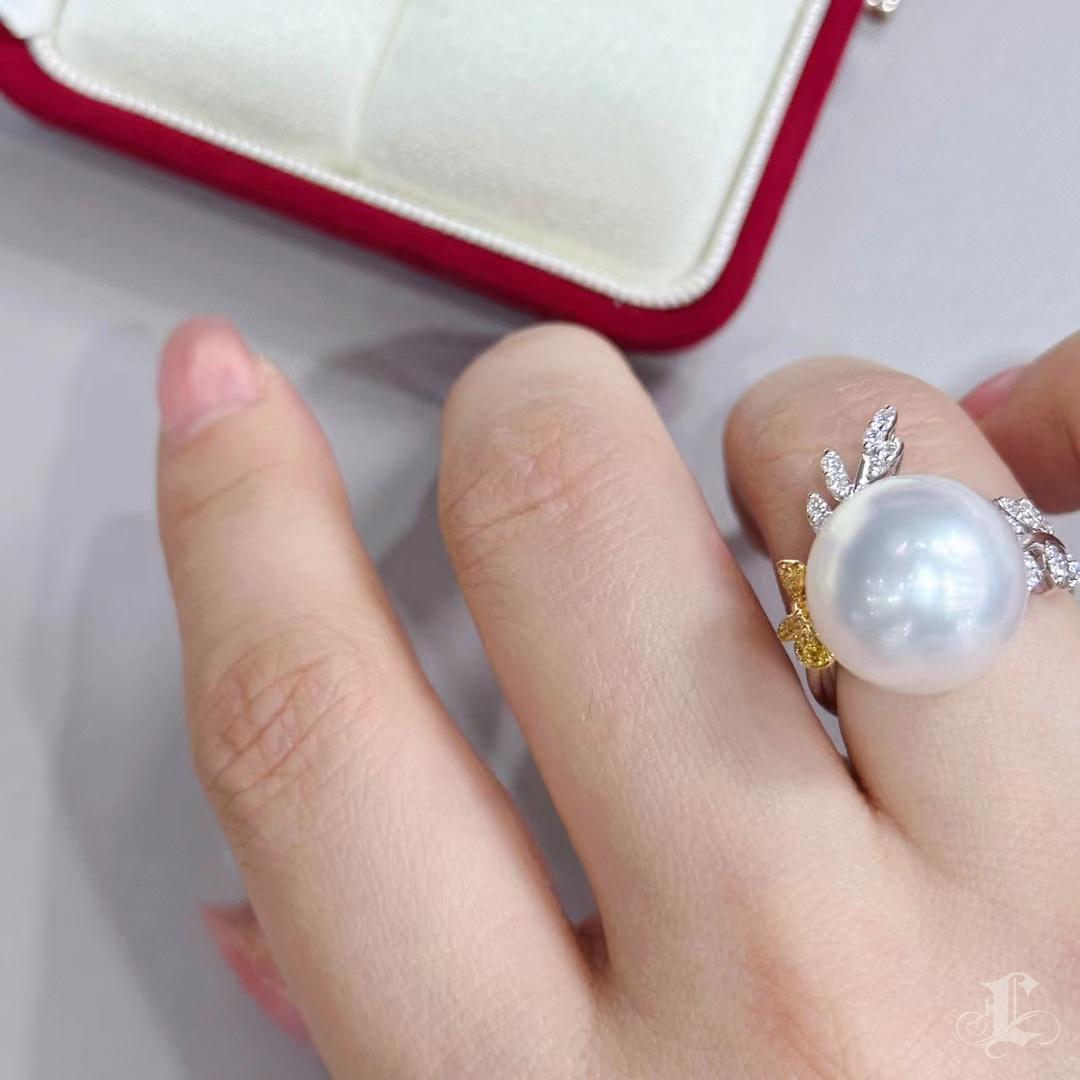 Vine Symphony】Butterfly Garden Aurora Südsee Perle Diamant Ring (Ungeschliffen) im Angebot