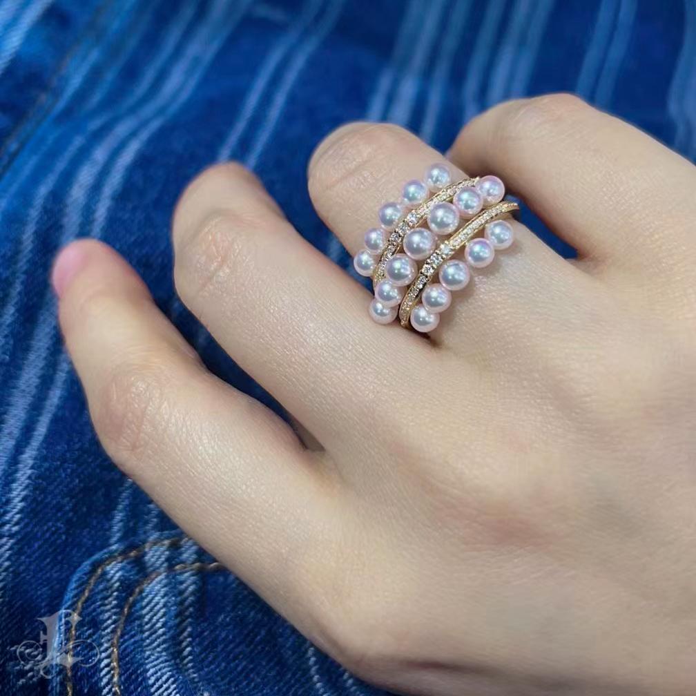 【Lustre Arc】Trio-Band Aurora Baby Akoya Pearl & Diamond Ring In New Condition For Sale In New York, NY
