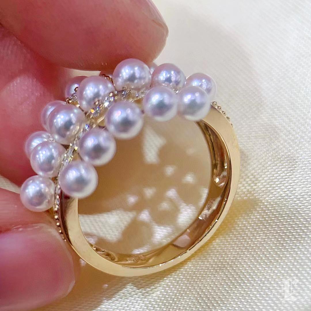 【Lustre Arc】Trio-Band Aurora Baby Akoya Pearl & Diamond Ring For Sale 2