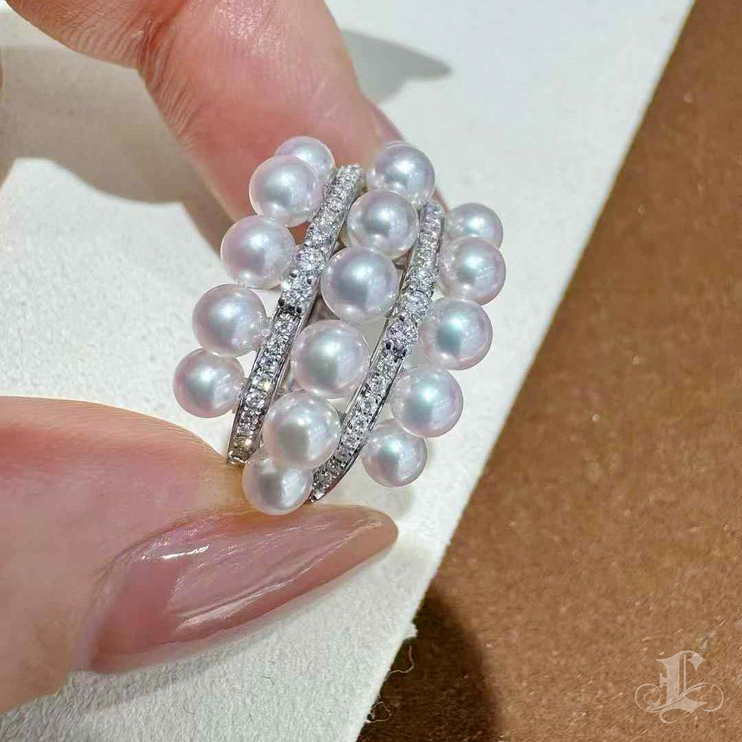 【Lustre Arc】Trio-Band Aurora Baby Akoya Pearl & Diamond Ring For Sale 5