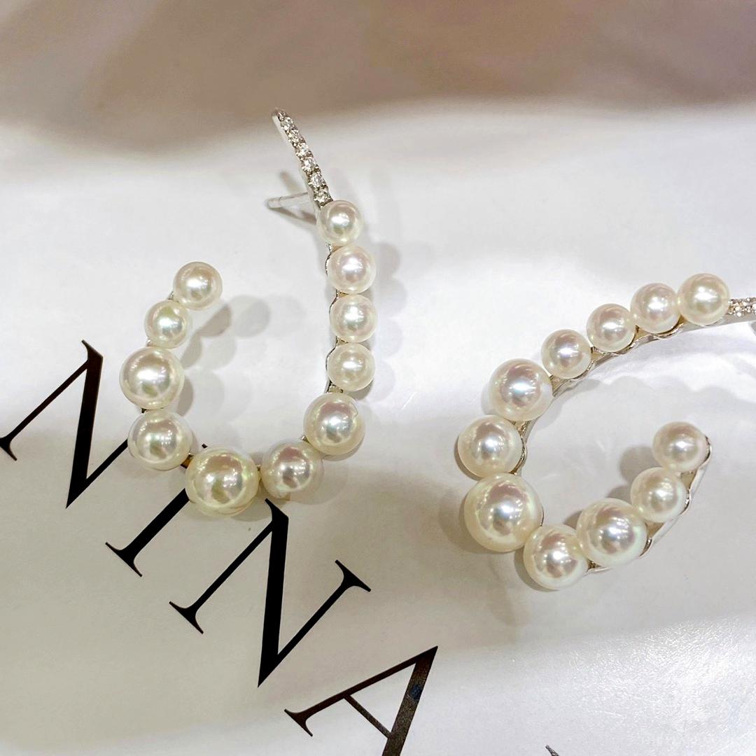 【Sculpted Geometry 】Sculptural Arc Aurora Akoya Pearl & Diamond Earrings For Sale 2