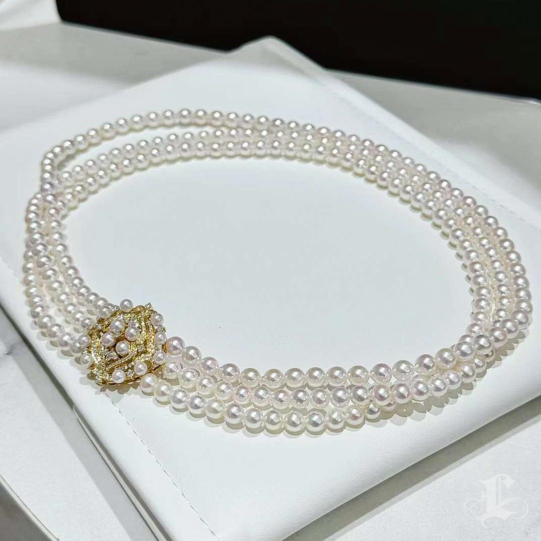 【Crown Radiance】Baroque Medallion Aurora Baby Akoya Pearl Triple-Strand Necklace In New Condition For Sale In New York, NY