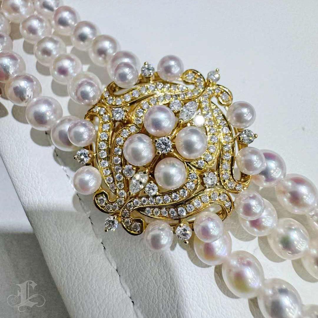 Women's 【Crown Radiance】Baroque Medallion Aurora Baby Akoya Pearl Triple-Strand Necklace For Sale