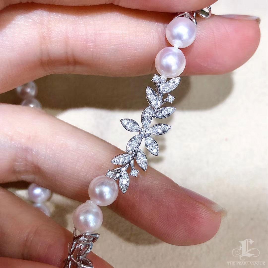 Women's 【Vine Symphony】Floral Garland Aurora Akoya Pearl Diamond Big-Day Necklace For Sale