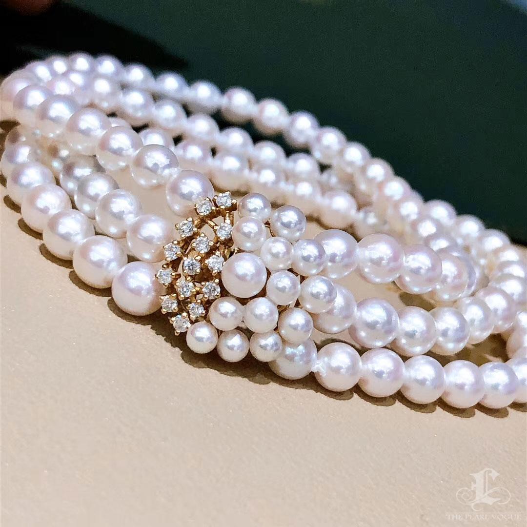 Donna Bracciale a tre fili in oro 18 carati con diamante Aurora e perla Akoya in vendita