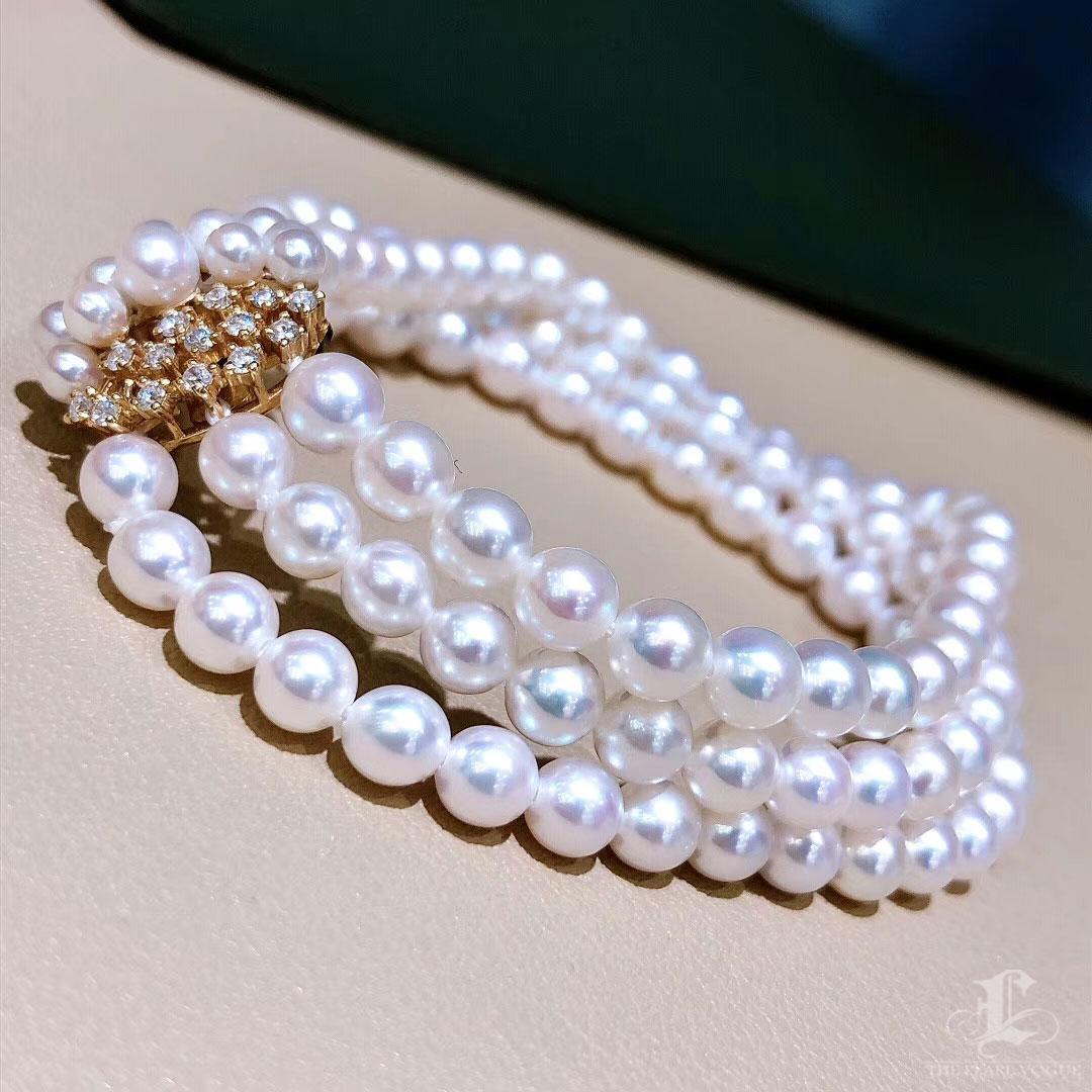 Bracciale a tre fili in oro 18 carati con diamante Aurora e perla Akoya in vendita 2