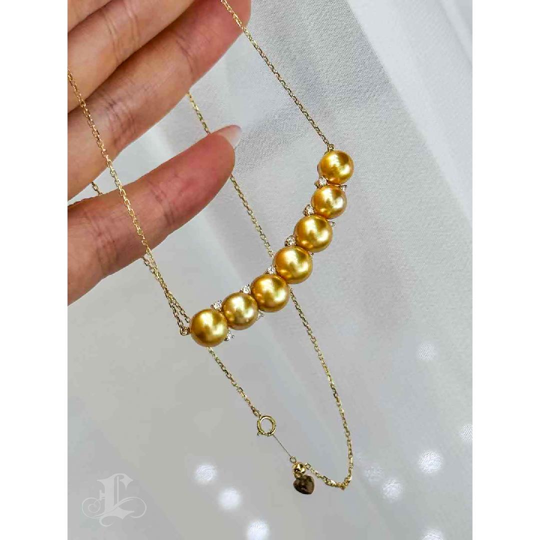 Women's 【Lustre Arc】Golden Arc Pearl Line Necklace in 18k Gold with Diamond Accents For Sale