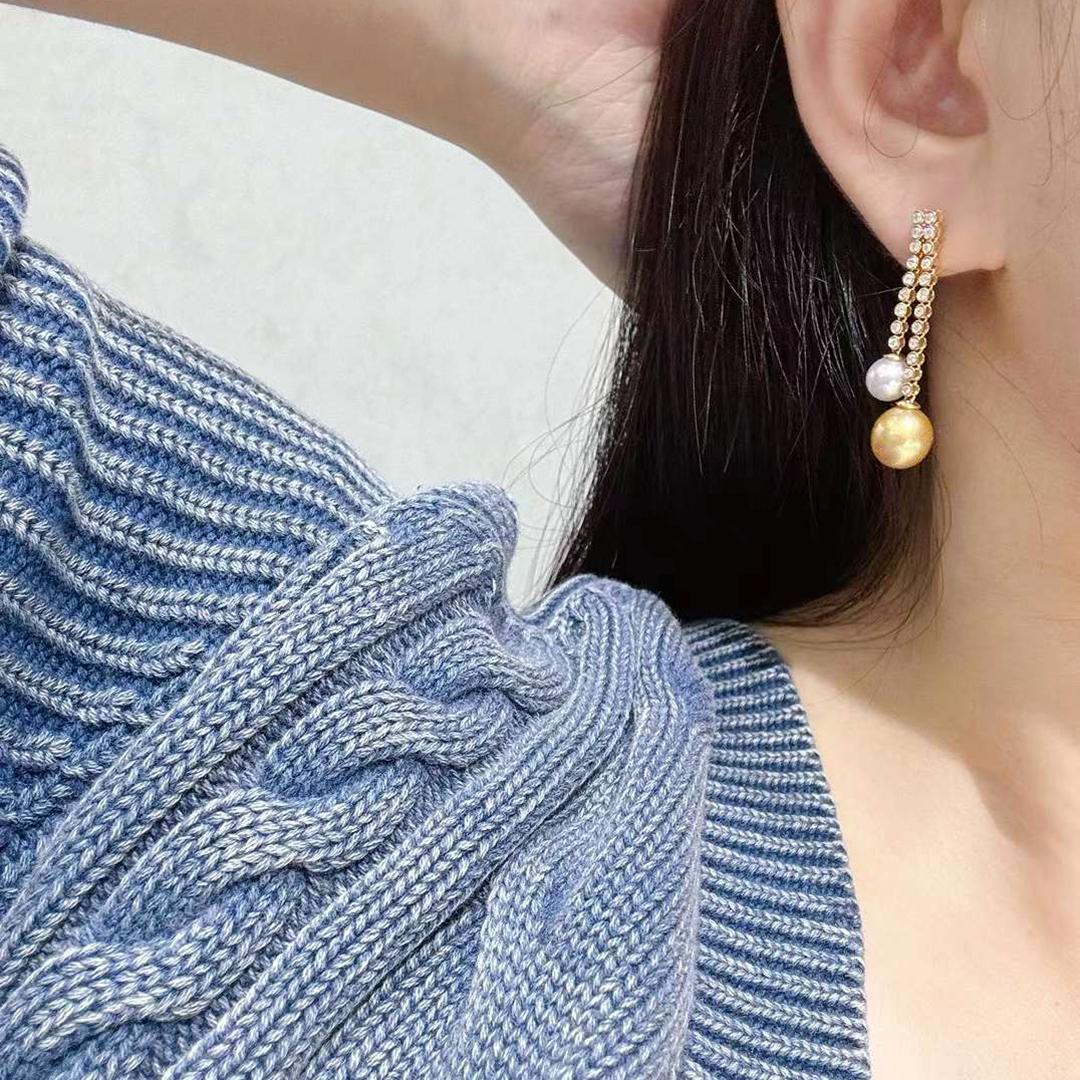 Uncut 【Lustre Arc】Tiered Aurora Golden South Sea & Akoya Pearl Gala Earrings For Sale