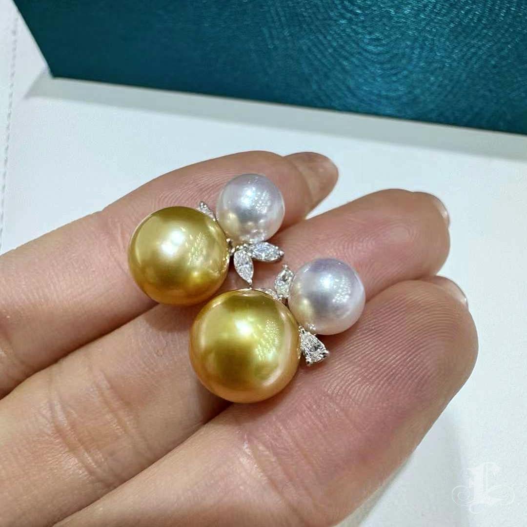 【Vine Symphony】Golden Aurora South Sea & Akoya Pearl Diamond Leaf Earrings For Sale 1