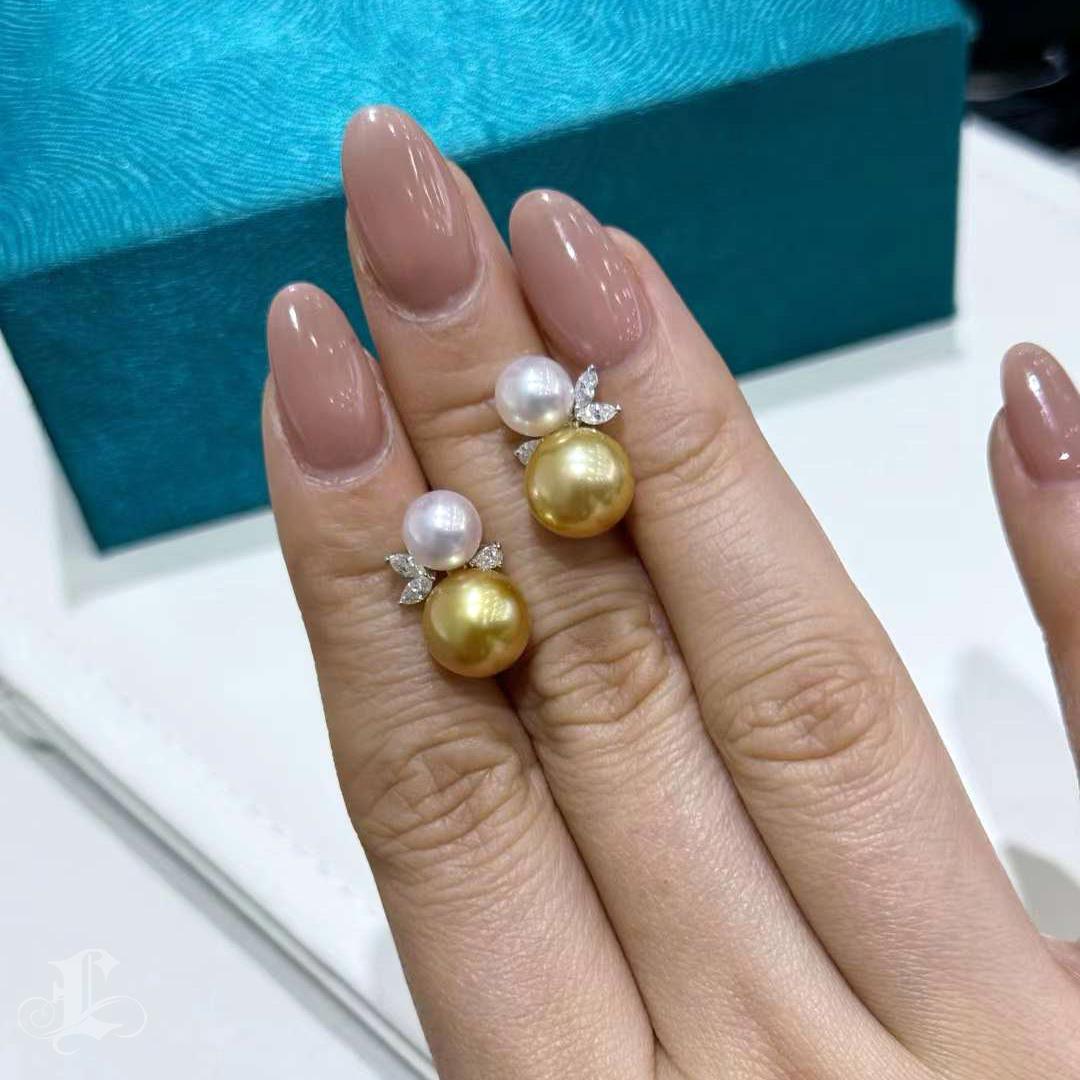 【Vine Symphony】Golden Aurora South Sea & Akoya Pearl Diamond Leaf Earrings For Sale 3
