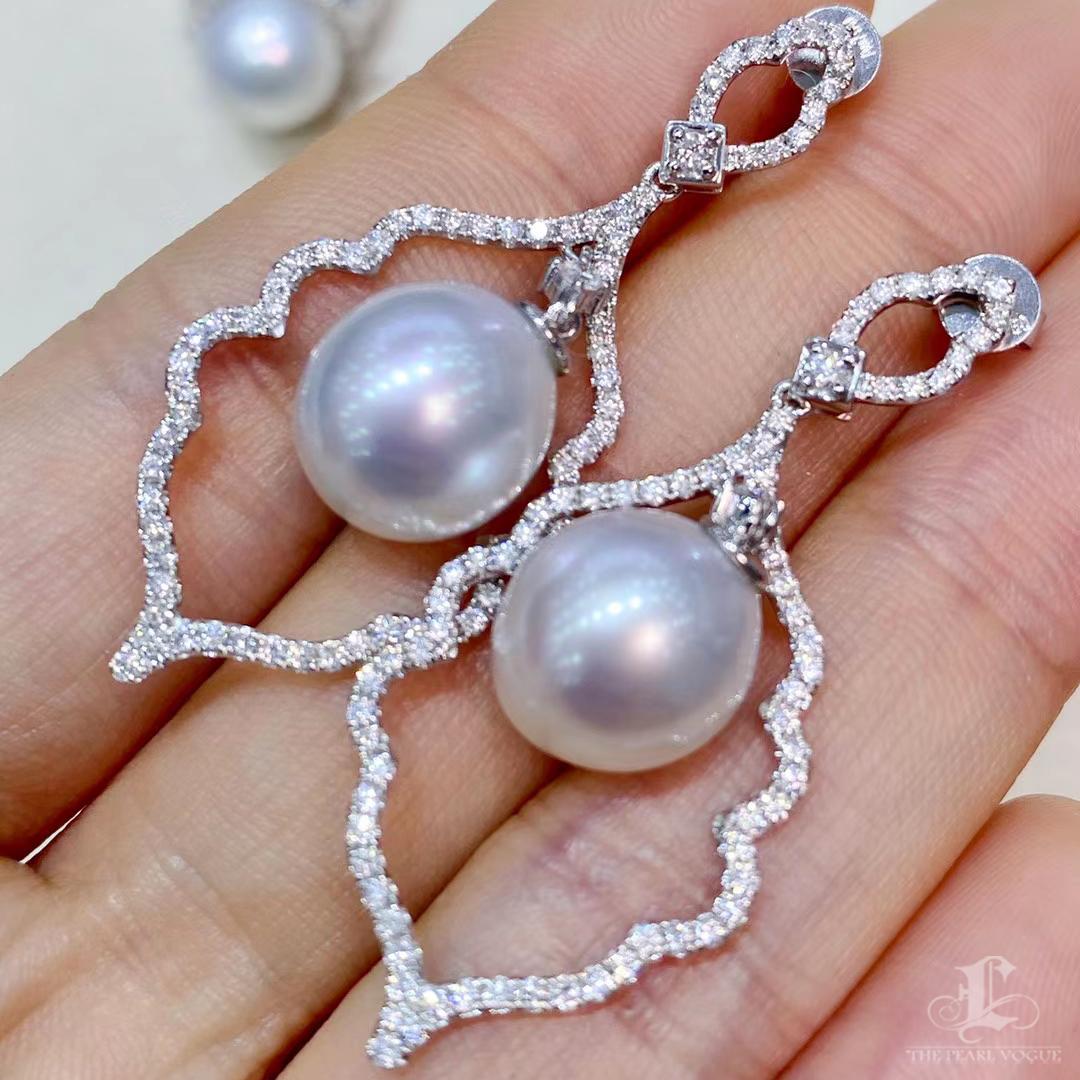 【Lustre Arc】Baroque Frame Aurora South Sea Pearl Diamond Drop Earrings For Sale 1
