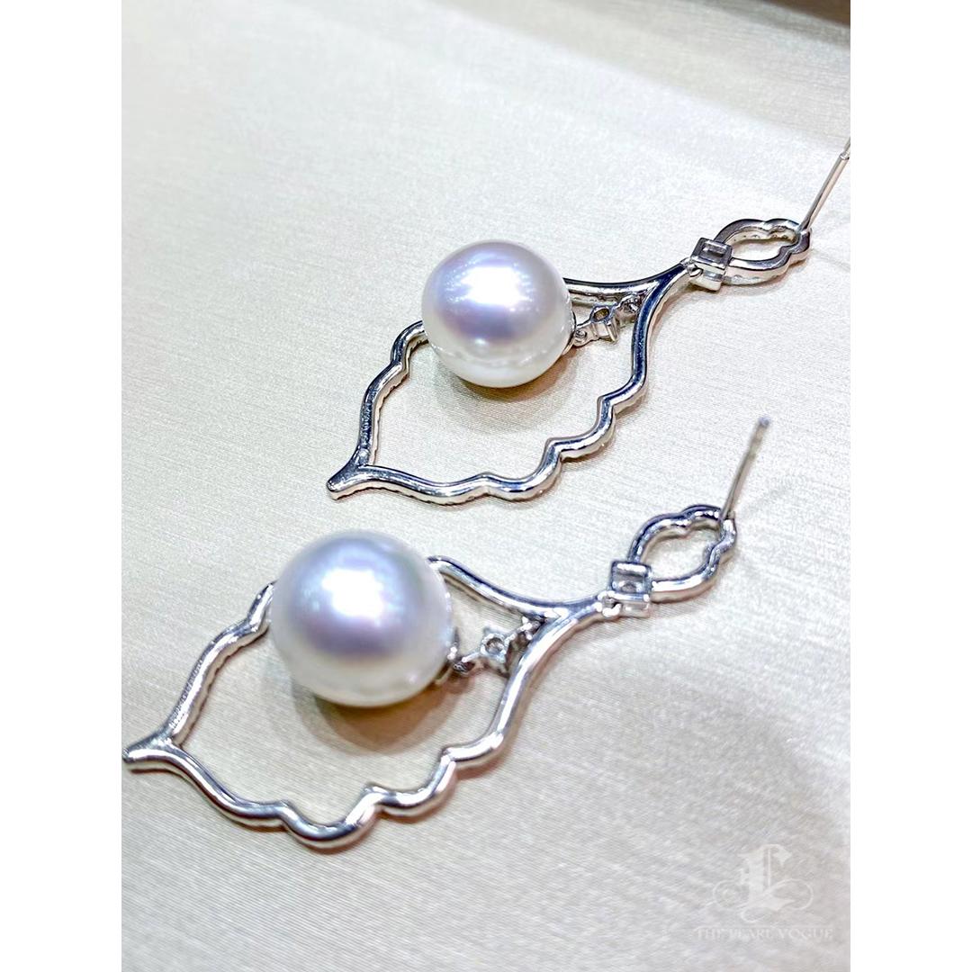 【Lustre Arc】Baroque Frame Aurora South Sea Pearl Diamond Drop Earrings For Sale 3