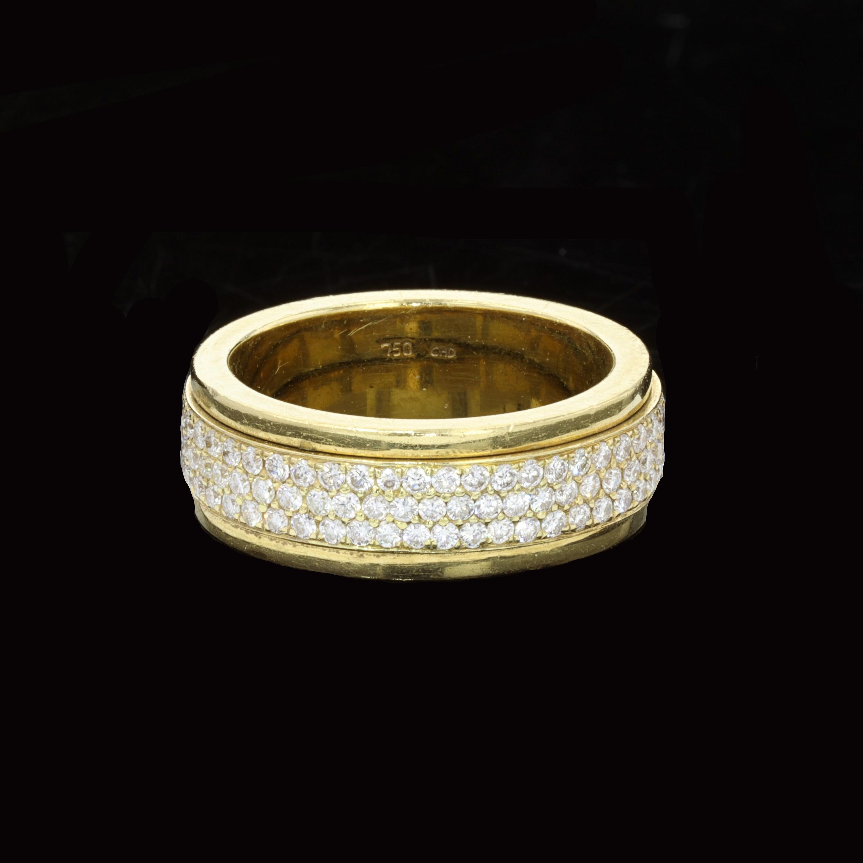 Round Cut 18K Gold Diamond Band For Sale
