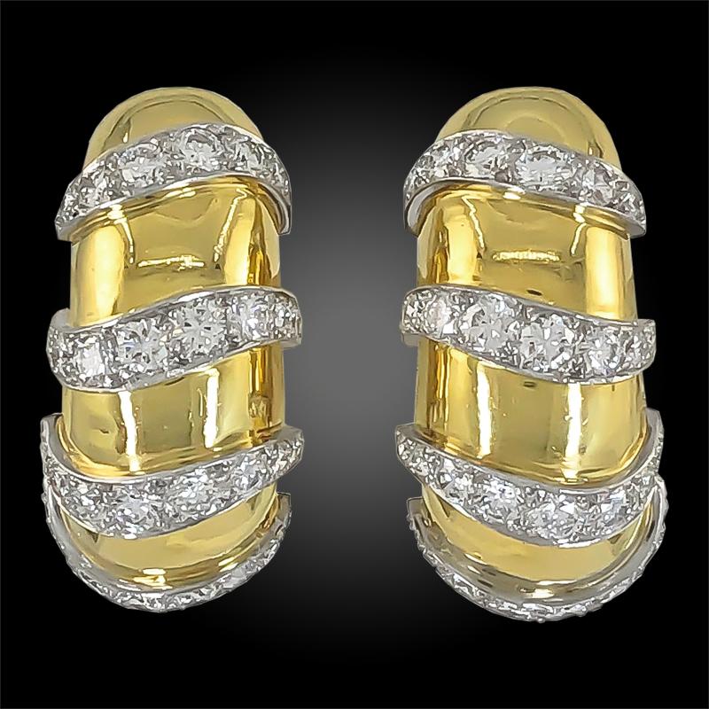 Taille ronde Bracelet jonc en or avec grand diamant en forme de dôme et boucles d'oreilles assorties, années 1980
