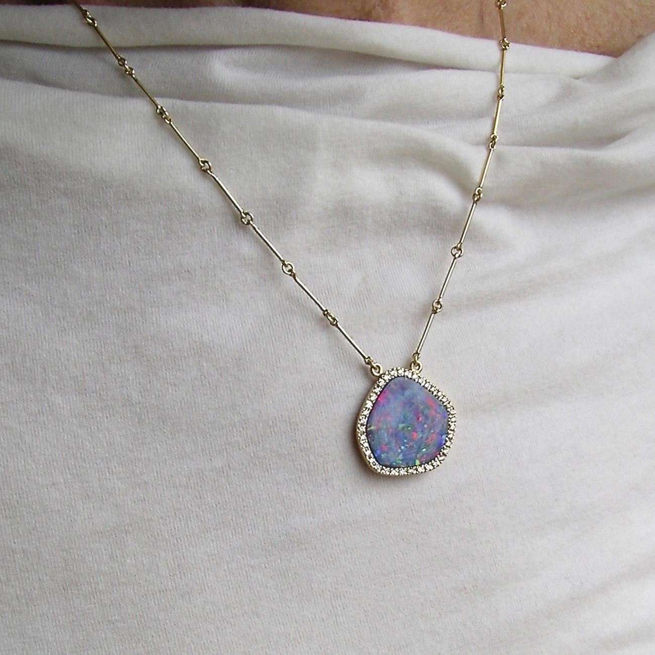 18k Gold, Diamond & Boulder Opal Pendant Necklace In New Condition For Sale In Eugene, OR
