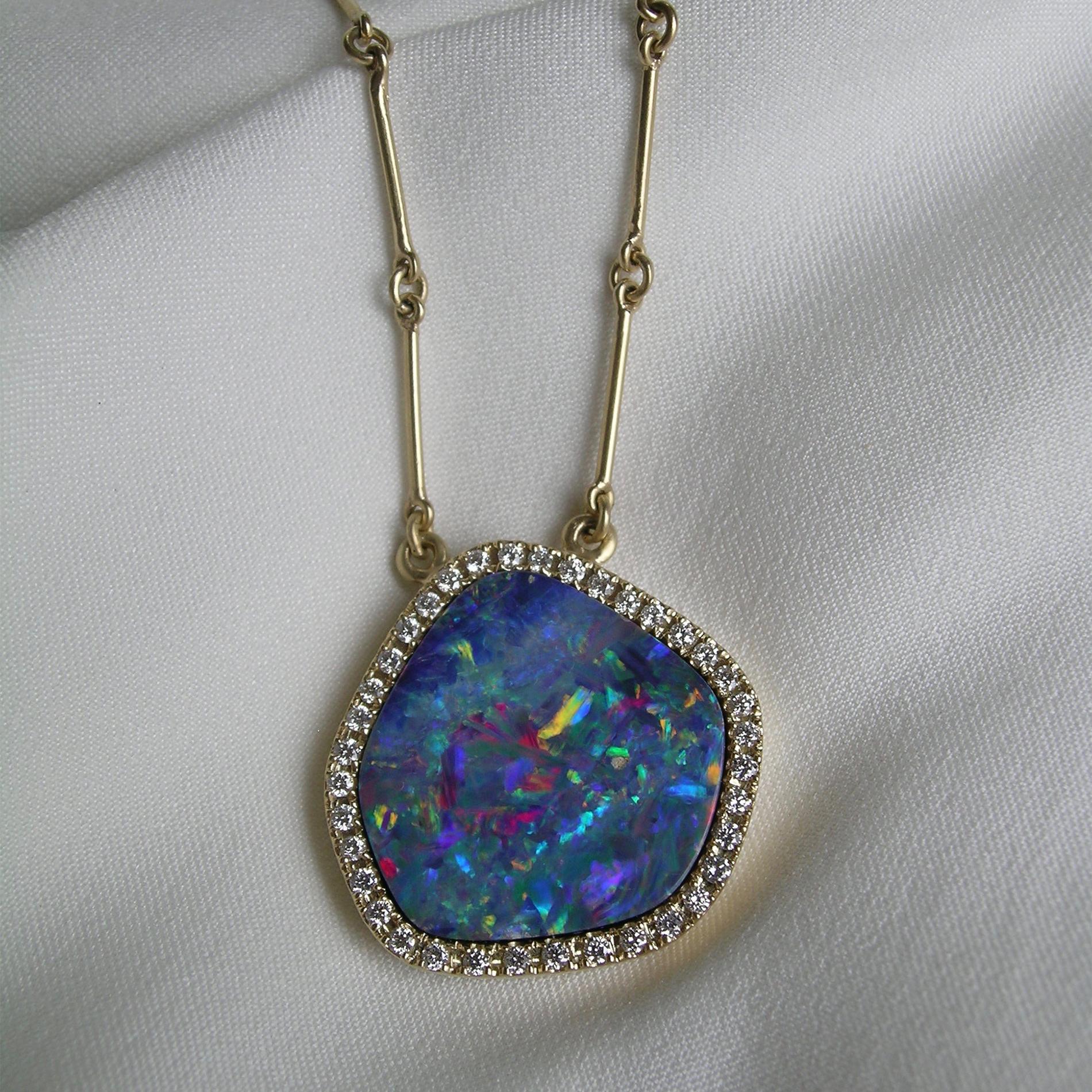 18k Gold, Diamond & Boulder Opal Pendant Necklace For Sale 2