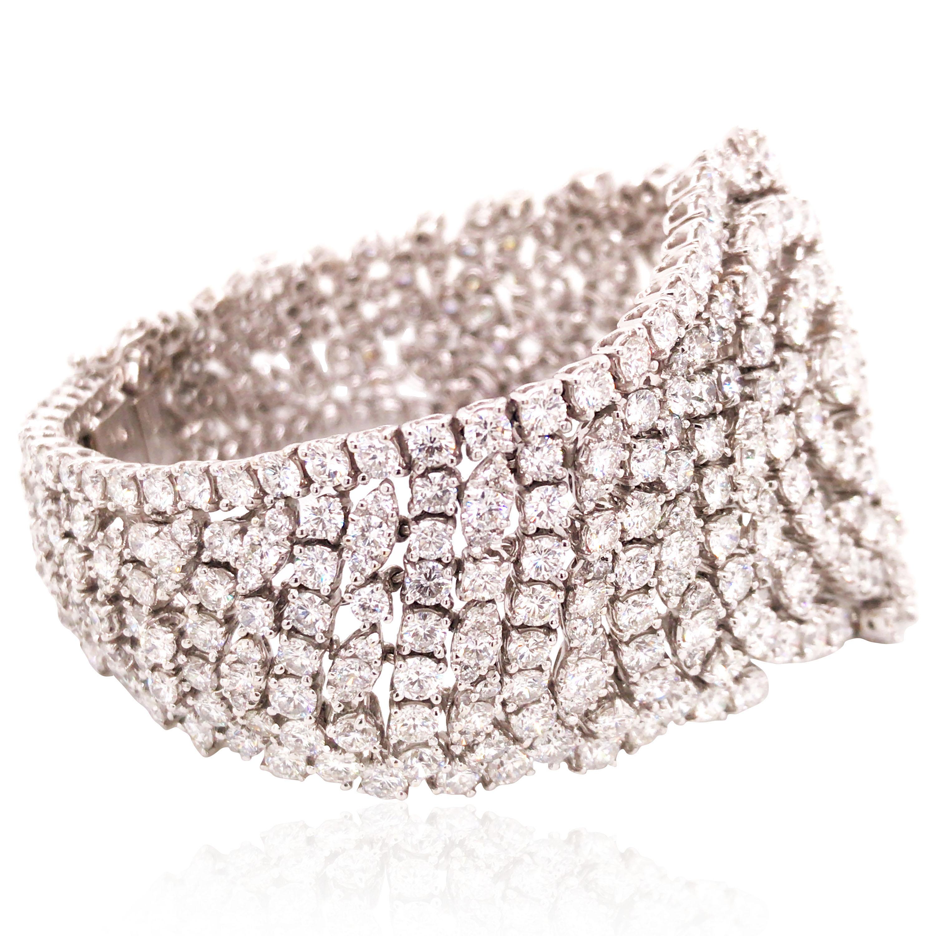 Taille ronde Bracelet en or 18 carats et diamants en vente