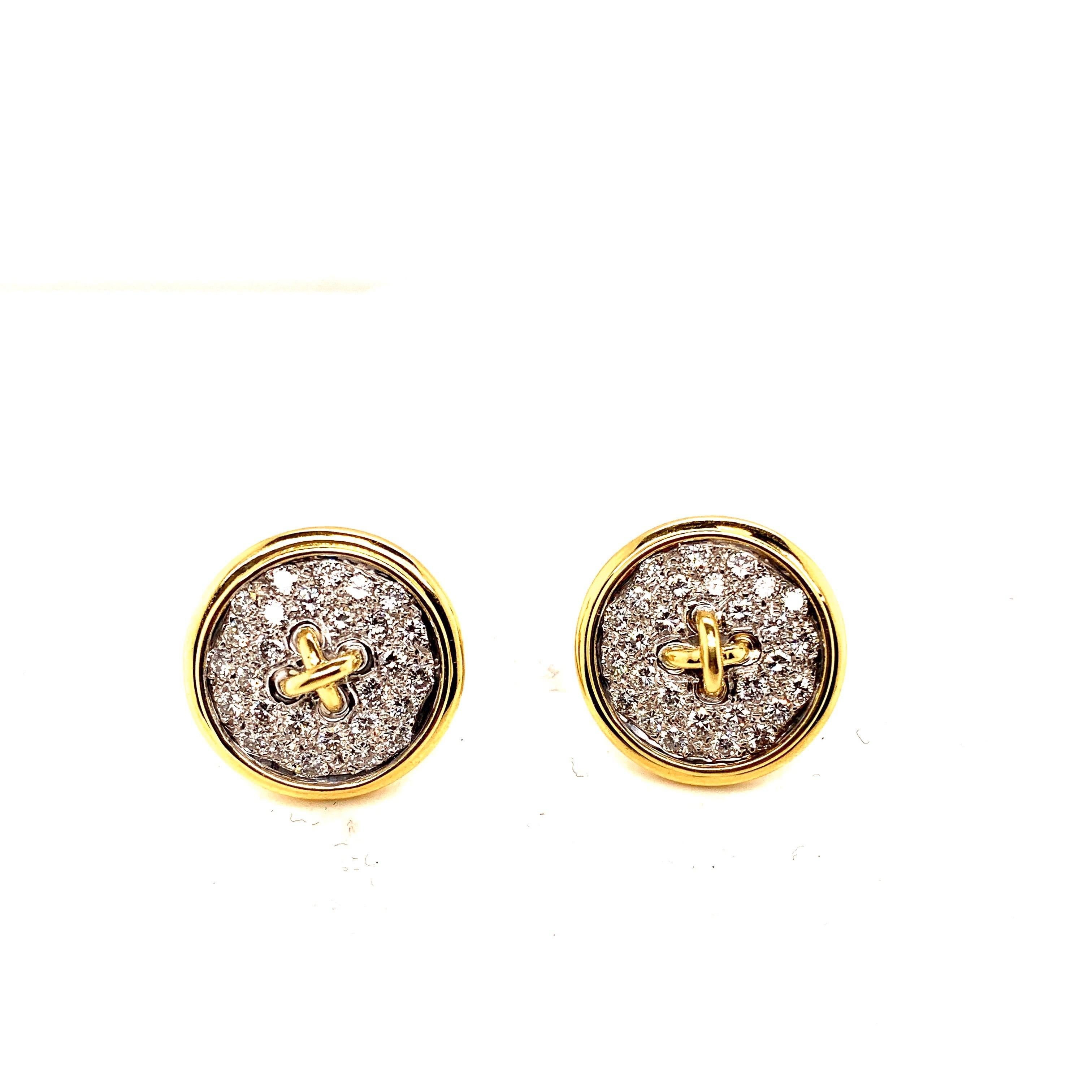 18 Karat Gold Diamond Button Motif Earrings In New Condition For Sale In New York, NY