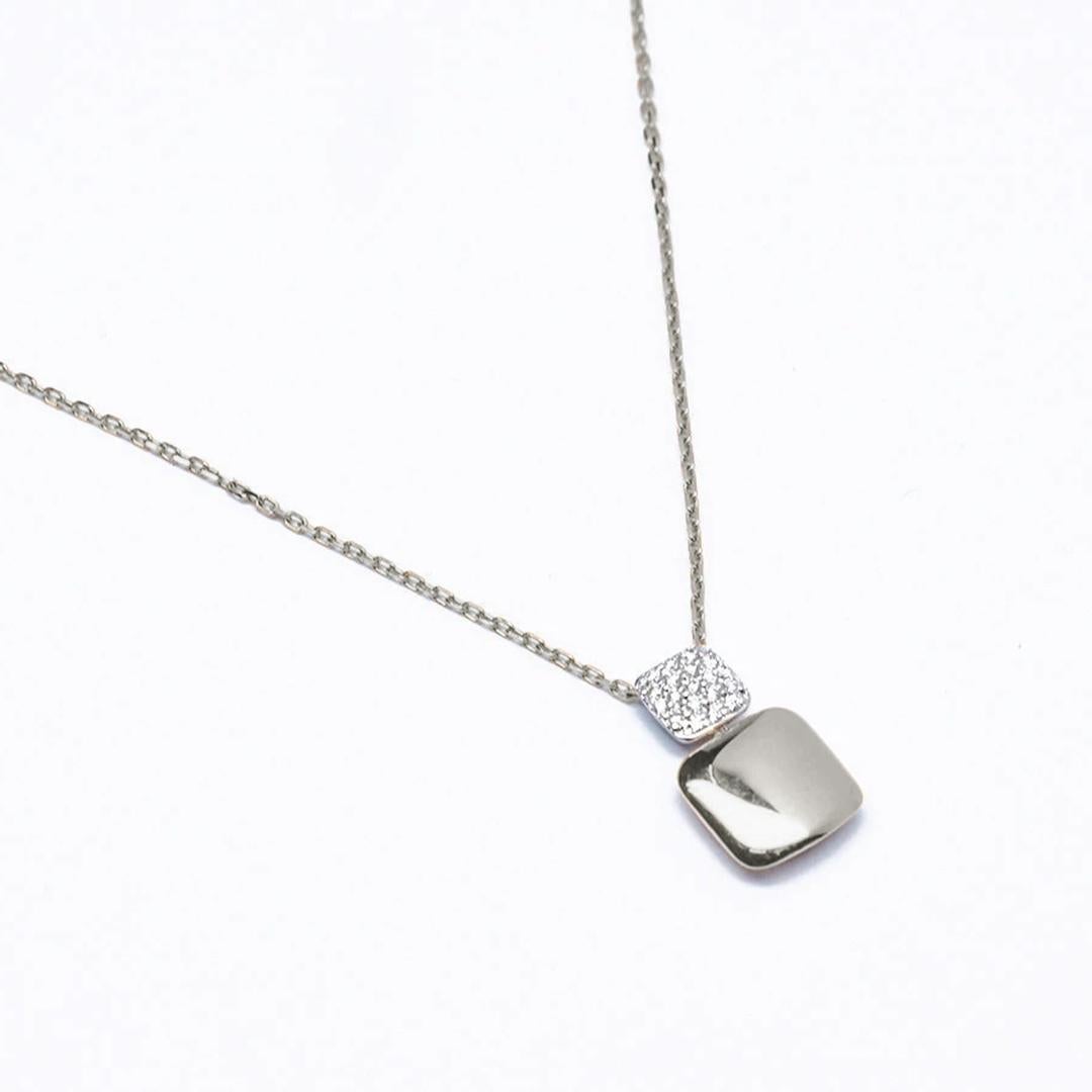 18 Karat Gold Diamant-Charm-Anhänger-Halskette Lucky Pillow Charm Halskette (Moderne) im Angebot