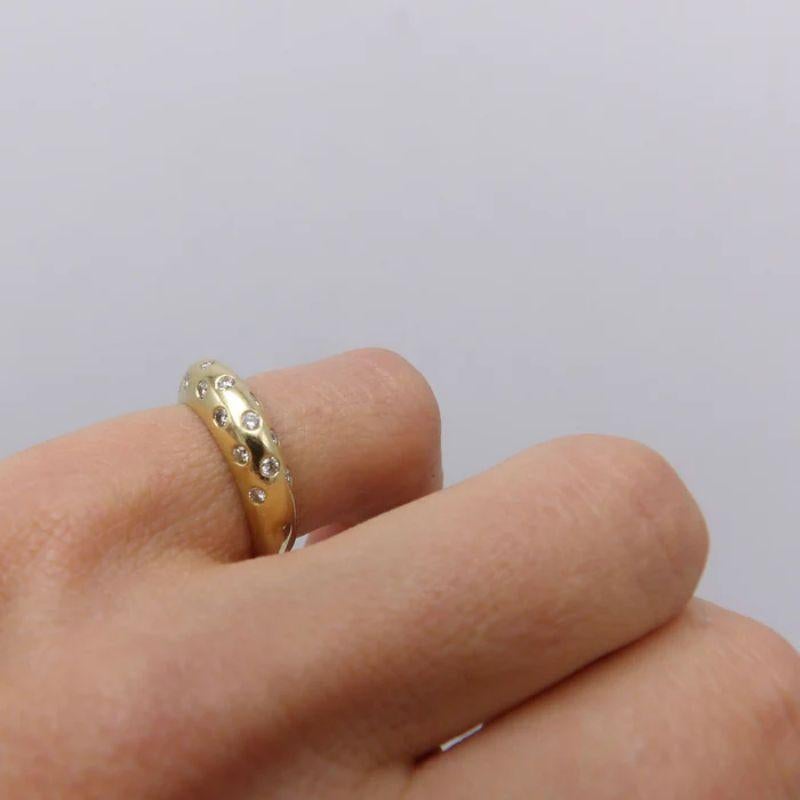 Bague contemporaine en or 18K avec diamant en forme de dôme Pour femmes en vente