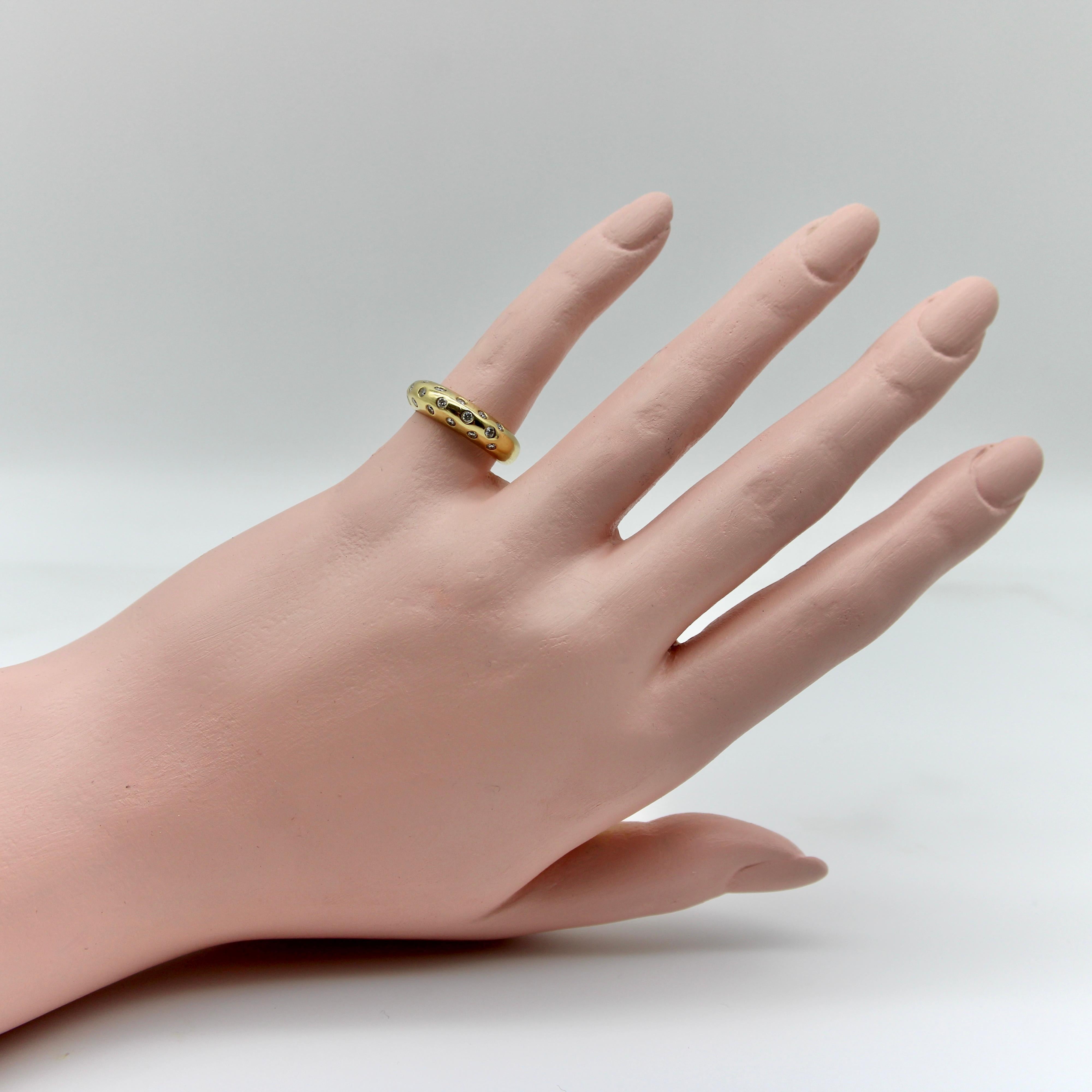 Bague contemporaine en or 18K avec diamant en forme de dôme en vente 2