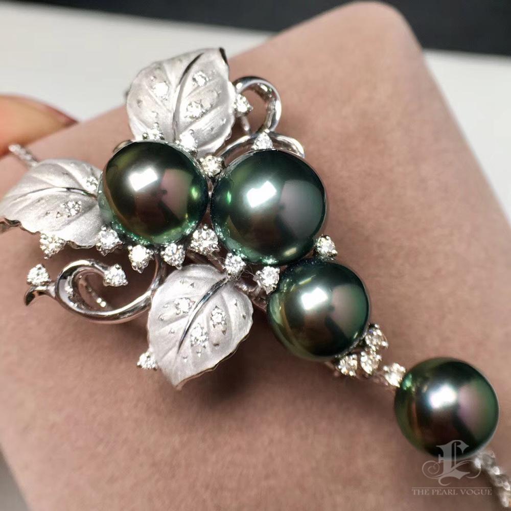 Convertible 2-in-1 Floral Brooch Pendant in Diamond Dust & South Sea Pearl In New Condition In New York, NY