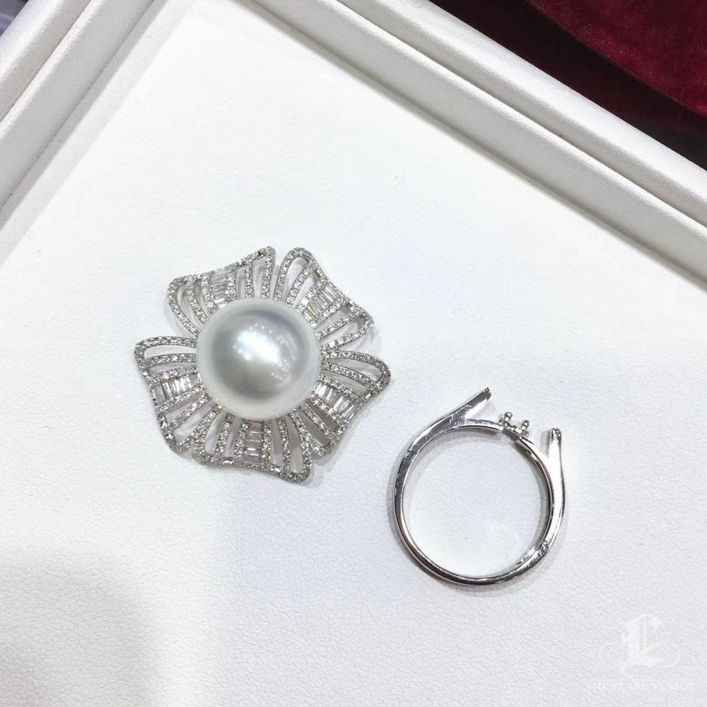 【Vine Symphony】Convertible Radiant Fan Aurora South Sea Pearl Ring Pendant In New Condition For Sale In New York, NY