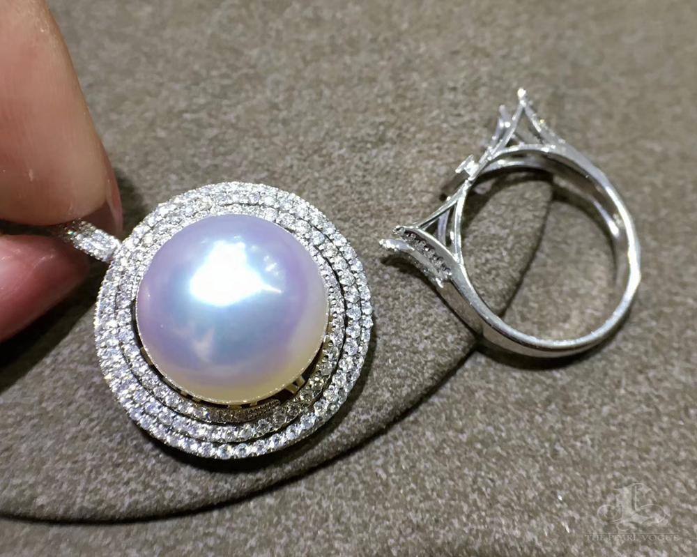 Ciondolo con perle dei mari del sud e diamanti a forma di galassia a raggiera In condizioni Nuovo in vendita a New York, NY