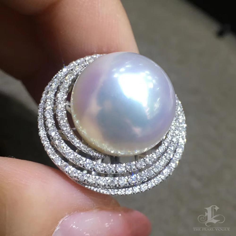 Ciondolo con perle dei mari del sud e diamanti a forma di galassia a raggiera in vendita 3