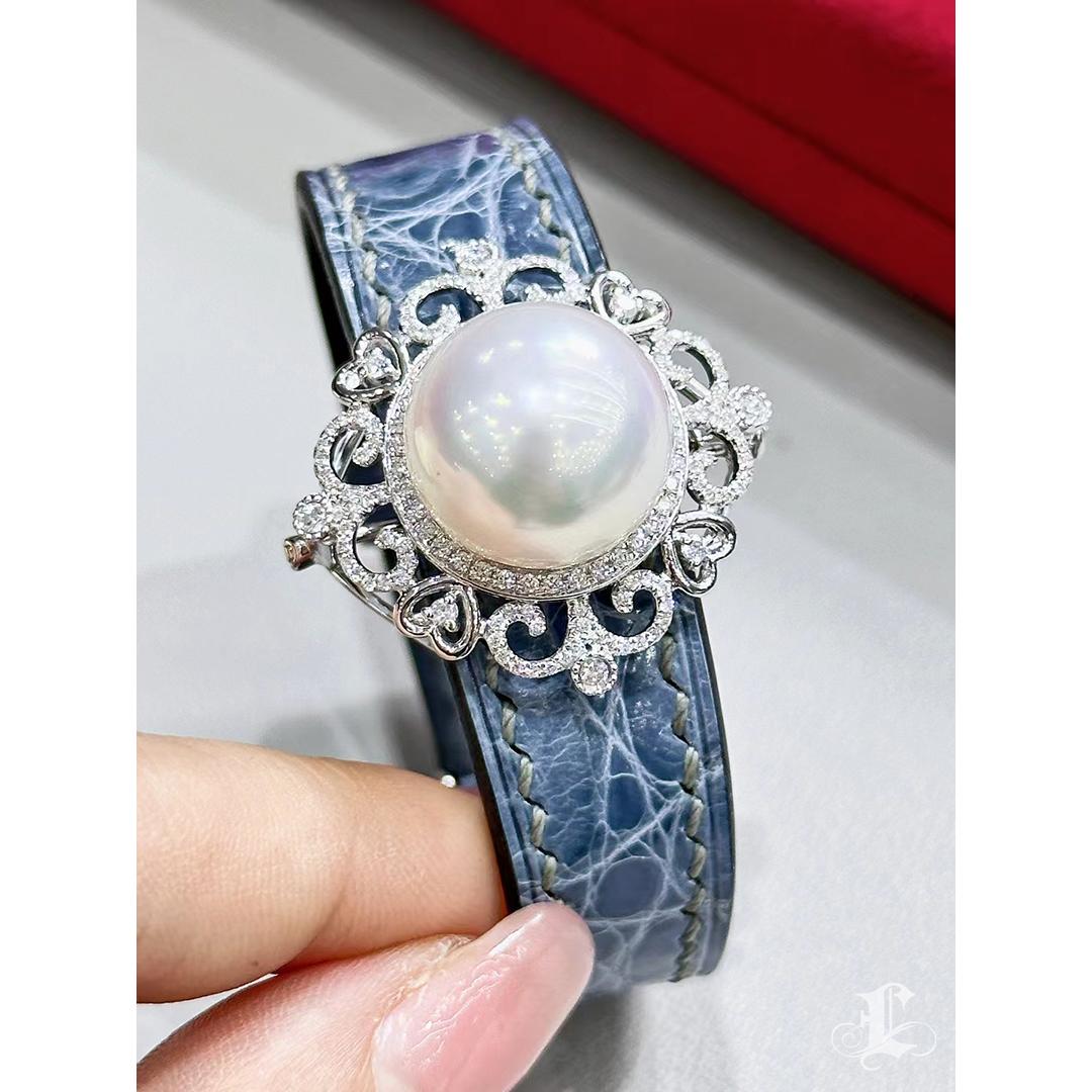 De las mujeres 【Corona Radiance】Snow Fleur Convertible Perla del Mar del Sur y Joyas de Cuero con Diamantes en venta