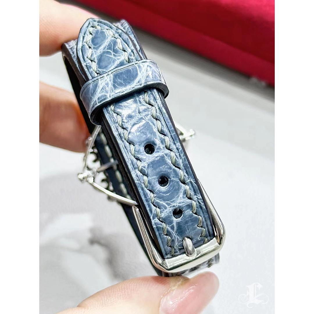 【Corona Radiance】Snow Fleur Convertible Perla del Mar del Sur y Joyas de Cuero con Diamantes en venta 1