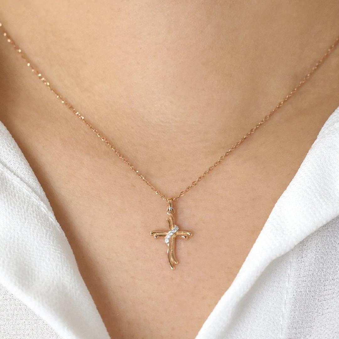 18k Gold Diamond Cross Necklace Diamond Cross Pendant Communion Gift In New Condition For Sale In Bangkok, TH