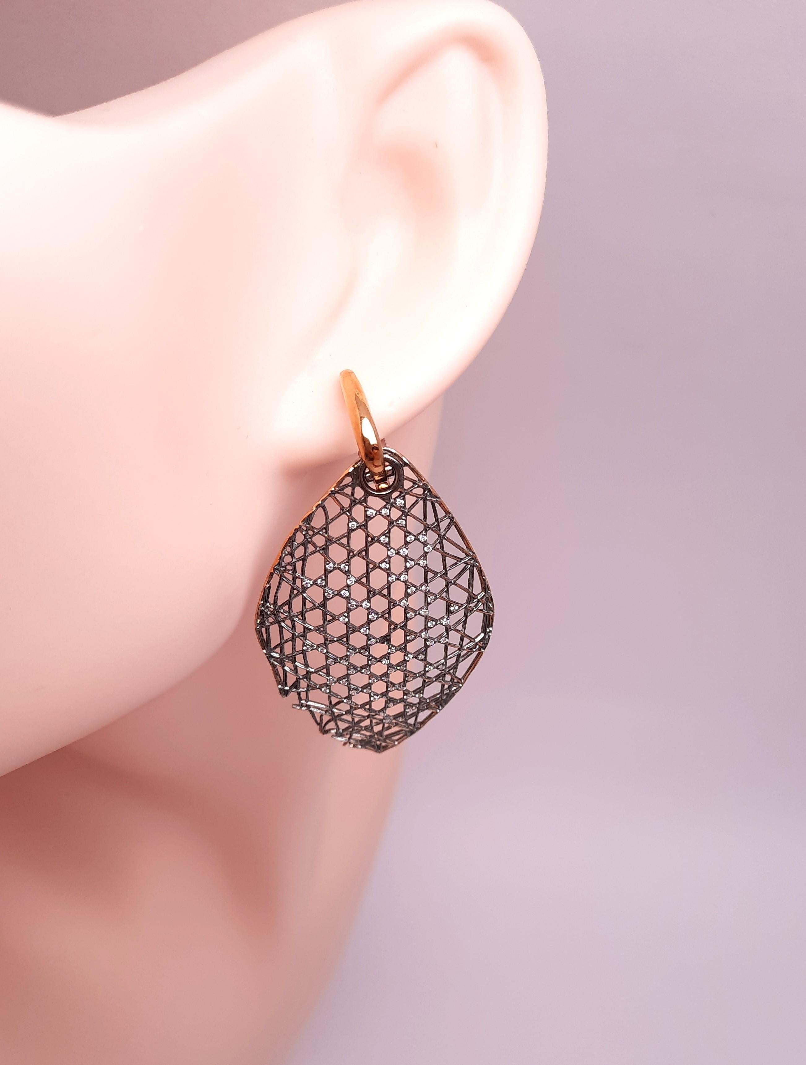18K Gold Diamant-Ohrringe mit baumelnden Diamanten für Damen oder Herren im Angebot