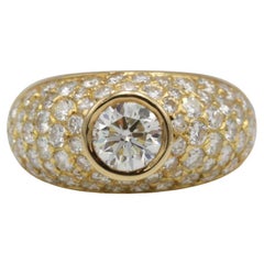 Bague en or 18 carats à diamant en forme de dôme avec centre de 1 ct et pavé de 1,5 ct